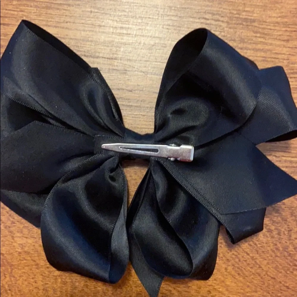 NWOT girls satin black hair clip bow.